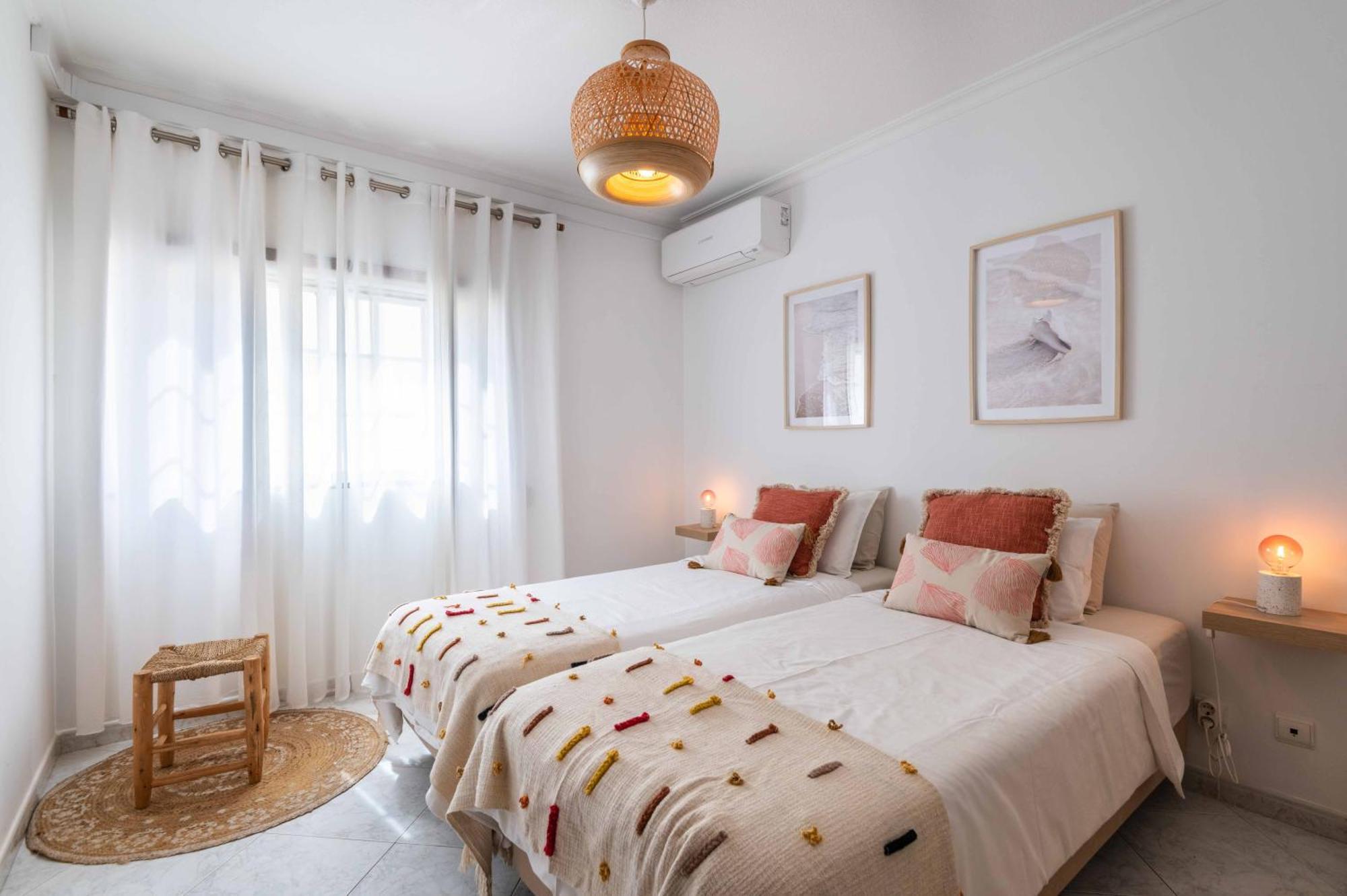 Armação de PêraFlat With Ac, Wifi, Netflix, Balcony - 3 Min From The Beach公寓 外观 照片