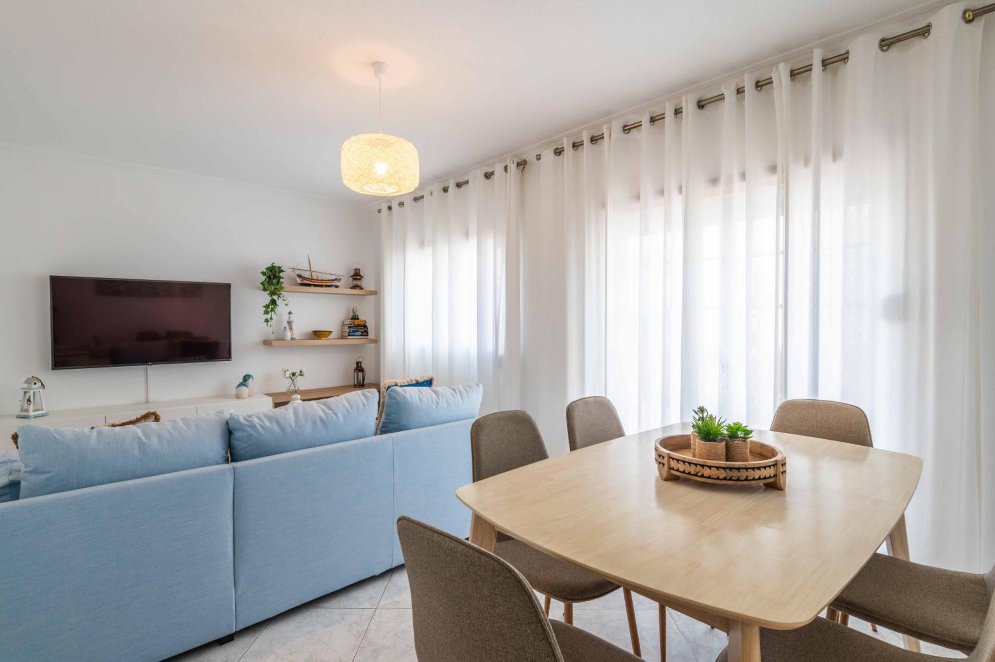 Armação de PêraFlat With Ac, Wifi, Netflix, Balcony - 3 Min From The Beach公寓 外观 照片